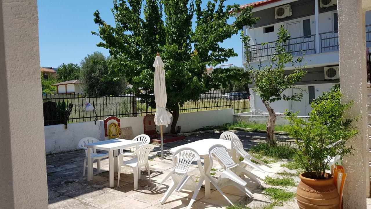 Cosy Family Apartment Near The Sea Polychrono Exterior photo