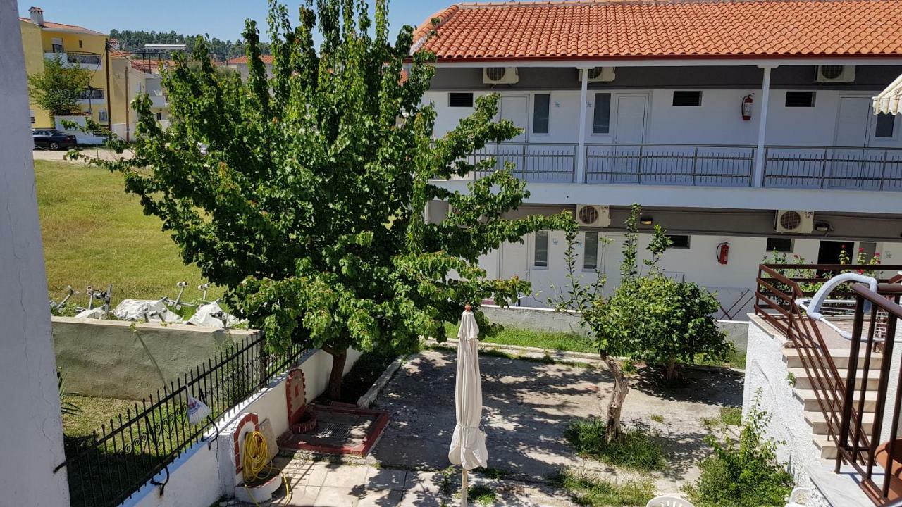 Cosy Family Apartment Near The Sea Polychrono Exterior photo